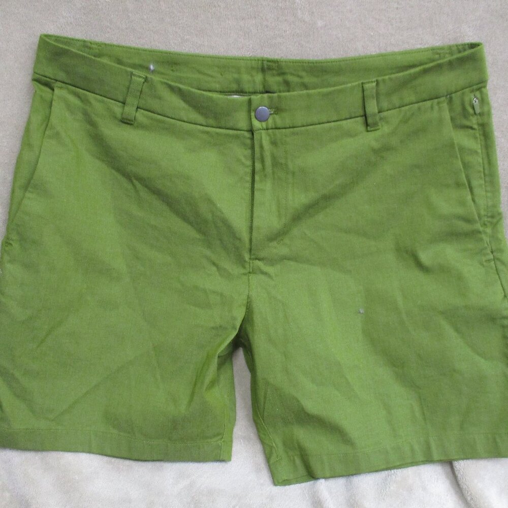 Men's Lu Lu lemon twill shorts sage green Size 38 like new